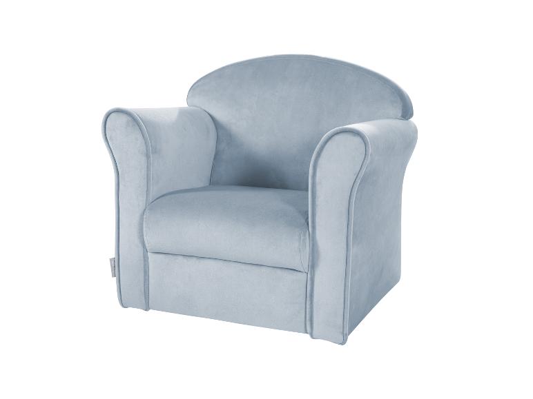 Lichtblauwe fluwelen kinderfauteuil met gebogen rugleuning en opgerolde armleuningen