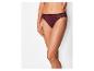 Burgundy ondergoed met kant details.