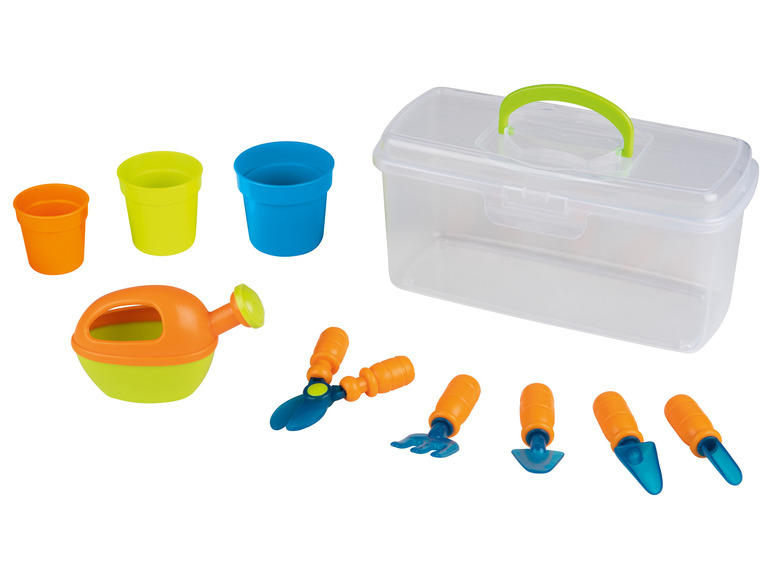 Un ensemble d'outils de jardinage pour enfants avec un arrosoir, des pots et une boîte de rangement.