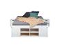 Lit blanc avec rangement, literie grise, couverture et oreillers