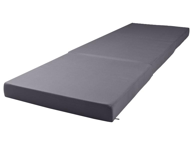 Grijs driedelig opvouwbaar matras.