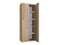 Houten kast met open deuren en witte planken