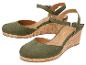 Groene espadrille sandalen met kurken zool en enkelbandje.