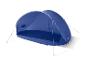 Tente de plage bleue avec poteaux de support et bordure claire