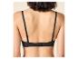 Femme de dos avec un soutien-gorge noir