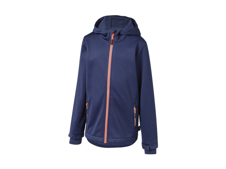 Een blauwe softshell jas met capuchon en oranje details.