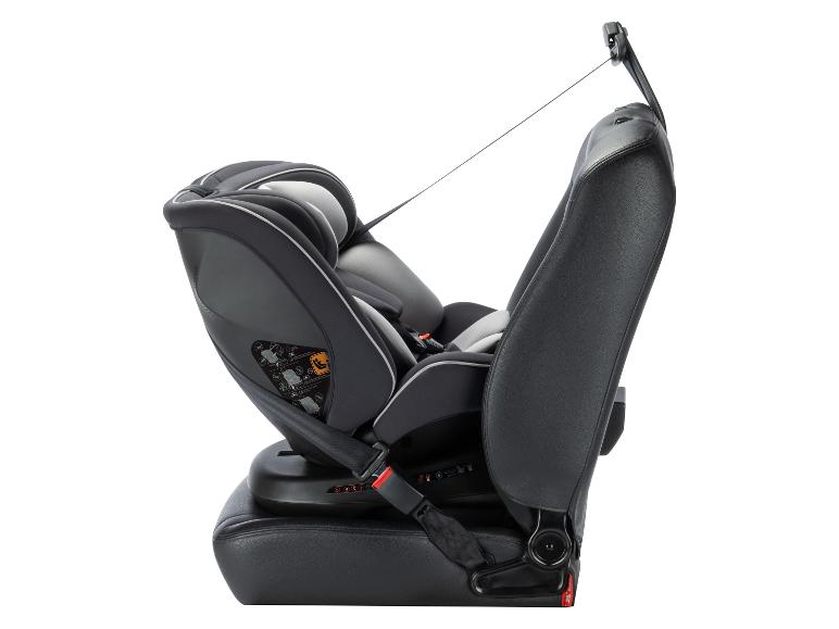 Grijze en zwarte baby autostoel met veiligheidsgordels