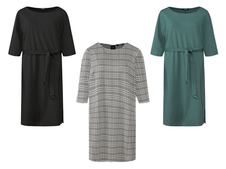 Trois robes : noire, à carreaux gris et verte.