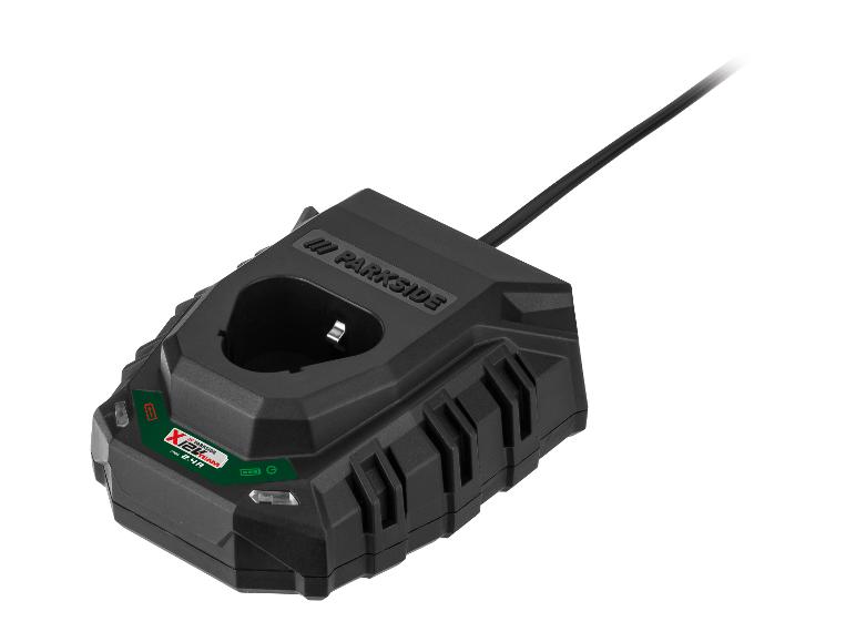 Chargeur de batterie noir avec des accents verts et blancs, avec fente de chargement et câble.