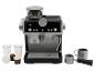 Une machine à expresso La Specialista argentée avec accessoires.