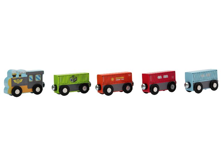 Train jouet en bois avec une locomotive et quatre wagons de couleurs différentes.