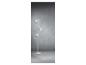 Un lampadaire blanc avec trois ampoules.