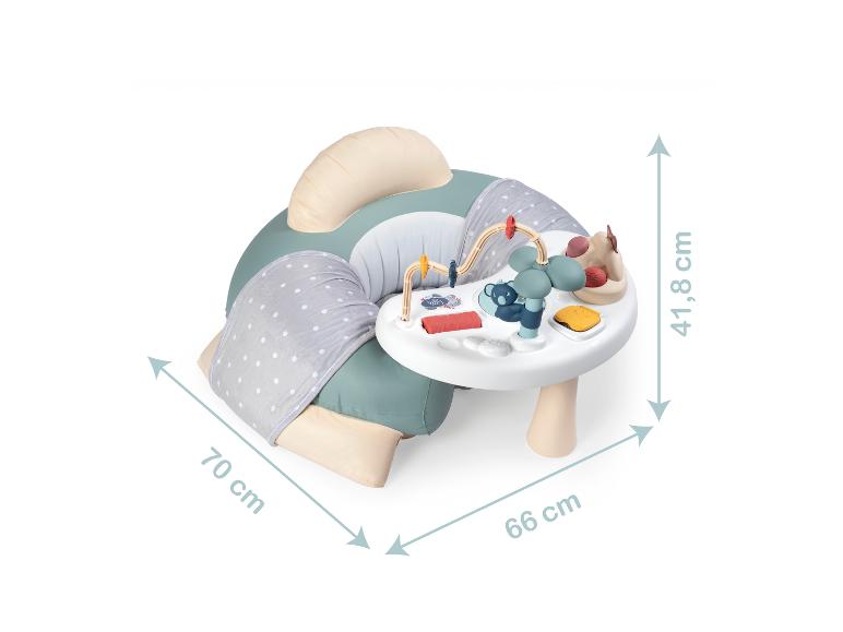 Un siège bébé avec une table de jeu et diverses activités.