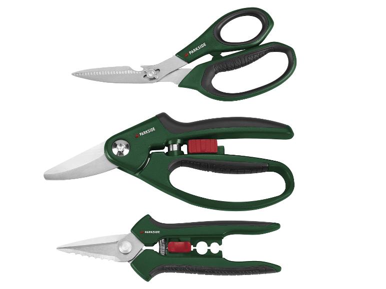 Trois paires de ciseaux de jardinage et de cuisine, vert foncé et noir, sur fond blanc.