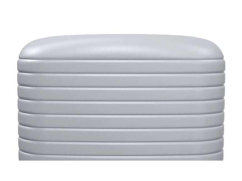 Une citerne à eau en plastique gris.