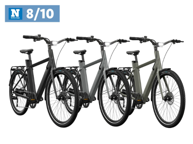 Vier elektrische fietsen in diverse kleuren met een beoordeling van 8/10.