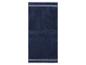 Serviette de bain bleu foncé avec un motif rayé décoratif sur les bords.