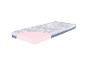 Matras met doorsnede die een roze schuimkern en een gewatteerde witte hoes met blauwe rand toont.