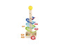 Houten speelgoed met ballen en nummers.