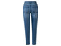 Een paar blauwe jeans voor dames.