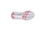 Witte en roze sportschoenzool met zeshoekig grippatroon