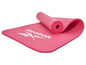Een roze yogamat van Reebok, opgerold.