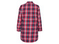 Une chemise à carreaux rouge, blanc et bleu.