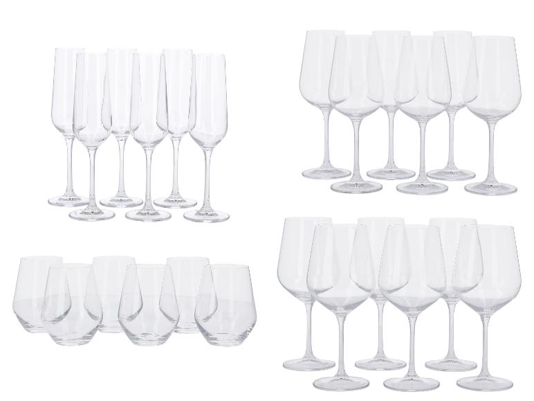 Ensemble de verres à vin et à champagne variés