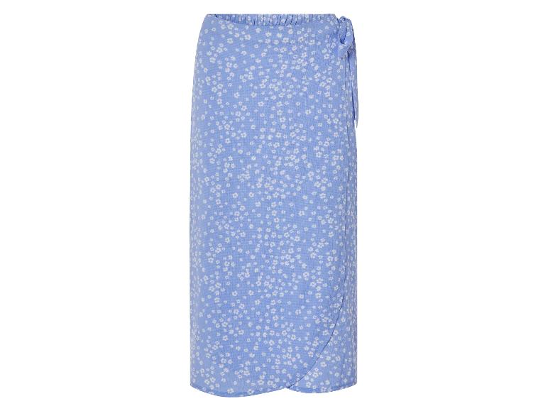 Une jupe bleue avec un motif floral blanc.