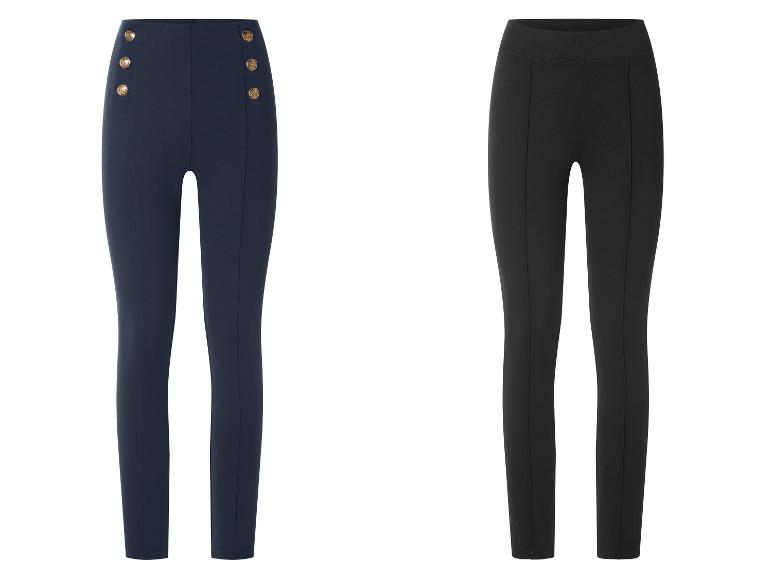Deux leggings pour femme, un bleu marine avec des boutons dorés et un noir uni.