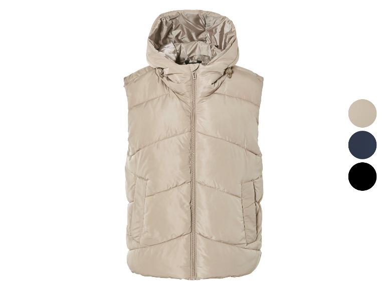 Beige gewatteerde vest met capuchon.