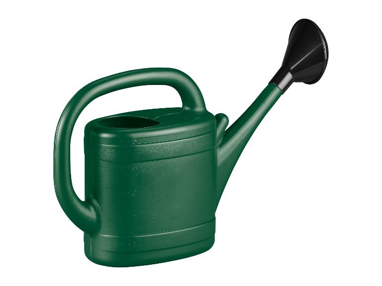 Arrosoir en plastique vert avec pomme d'arrosage noire