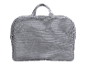 Sac de voyage gris en maille.