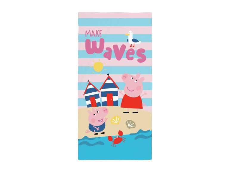 Kinderstrandlaken met Peppa Pig spelend op het strand en de tekst 'MAKE Waves'.