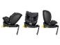 Drie zwarte babyautostoeltjes met ISOFIX-basis, vanuit verschillende hoeken.