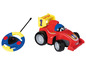 Een rode raceauto met een stuur voor afstandsbediening.