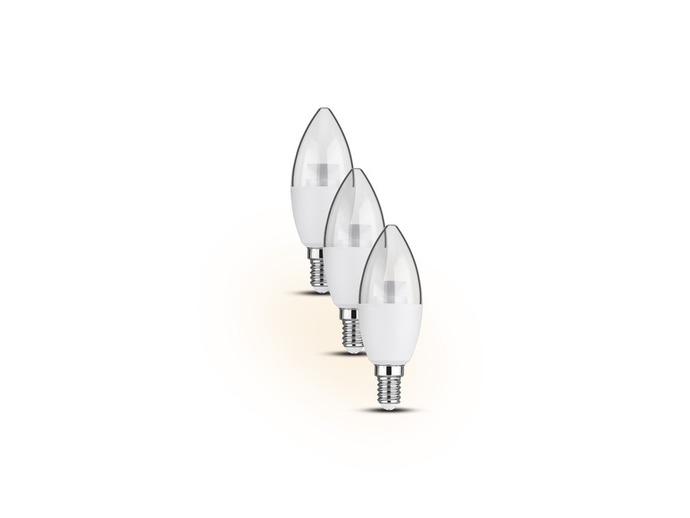 Drie witte LED-kaarslampen.