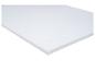 Toile blanche de peinture sur le bord.