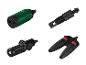 Quatre accessoires de tuyau d'arrosage différents, dont un pulvérisateur et un répartiteur.
