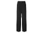 Pantalon noir coupe droite avec plis à la taille et un bouton visible.