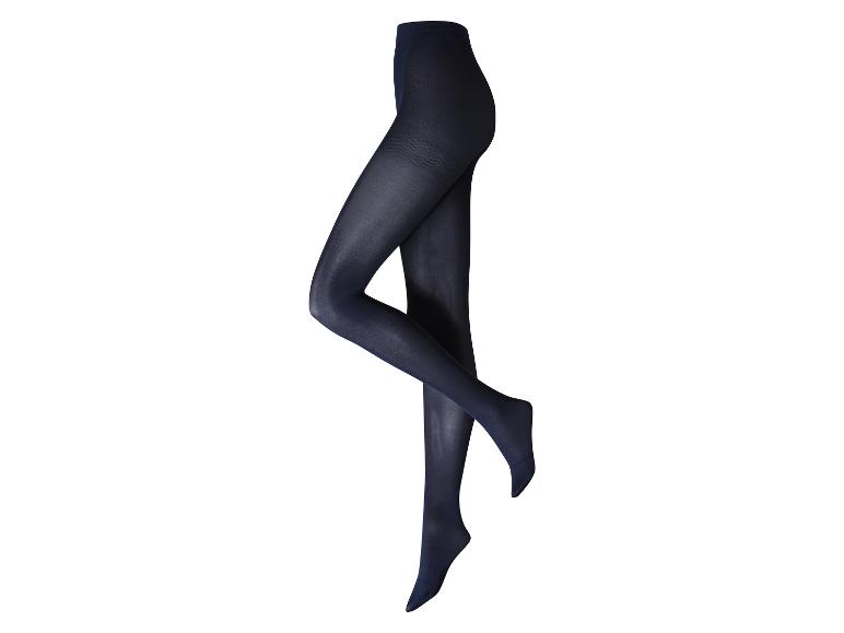 Collants noirs sur fond blanc
