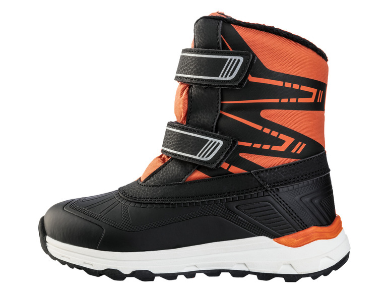 Een zwart en oranje wintersportlaarsje