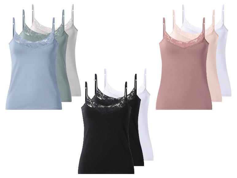 Lots de trois débardeurs à fines bretelles avec dentelle de différentes couleurs : bleu, vert, rose et noir.