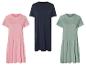 Trois robes t-shirt : rose, marine, vert sauge.