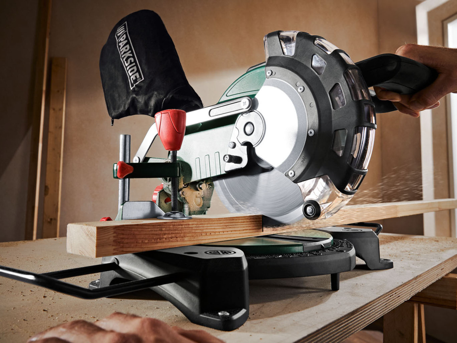 PARKSIDE® Scie à onglet PARKSIDE® PKS1500 Lidl.be