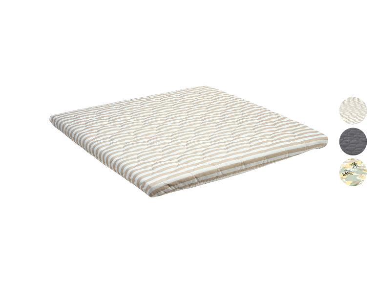 Matelas beige à rayures blanches