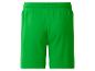 Short vert avec taille élastique.