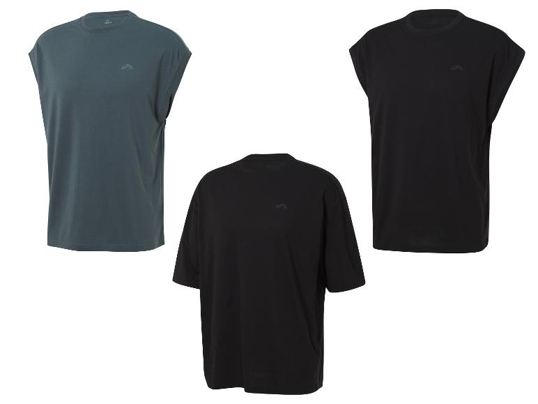 Trois t-shirts Crivit en noir et vert