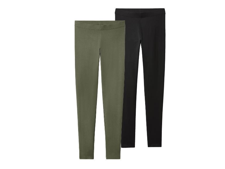 Twee effen leggings, één olijfgroen en één zwart.