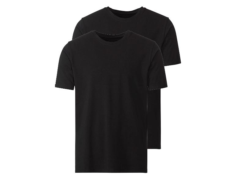 Twee zwarte t-shirts met korte mouwen.